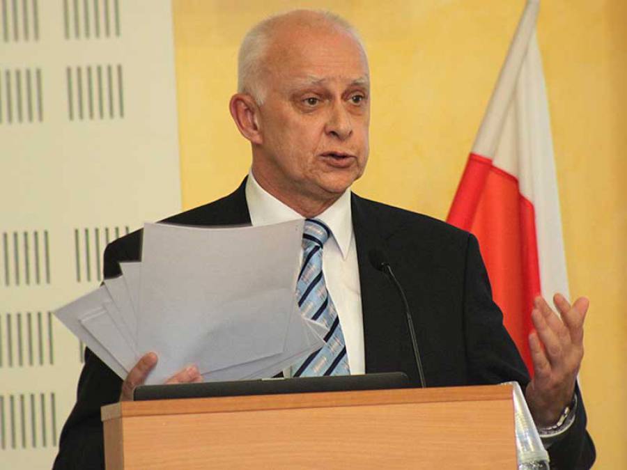 Marszałek zostaje