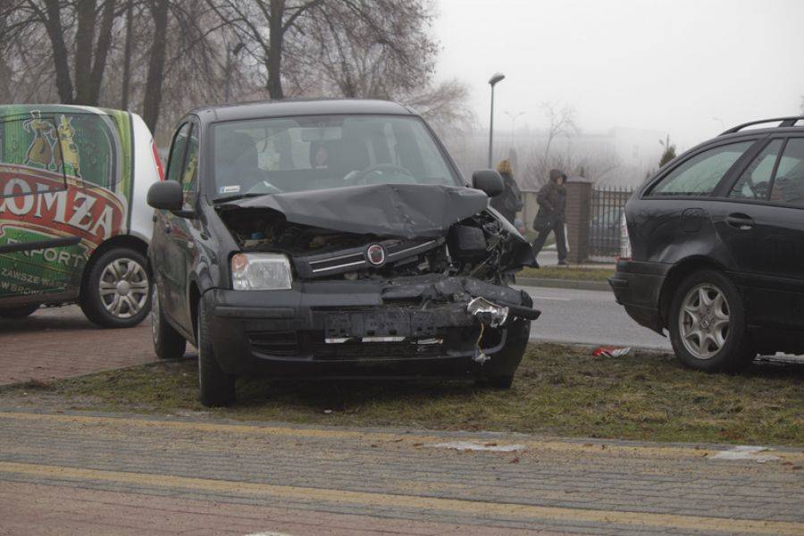 Panda wjechała w mercedesa [FOTO]