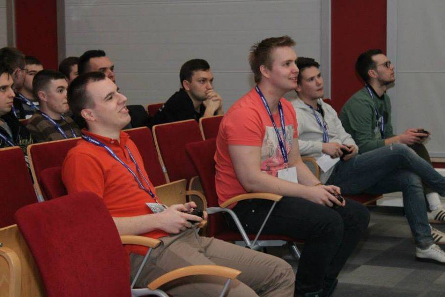 Studenci zmierzyli się w turnieju FIFA. Wirtualnie. [FOTO i VIDEO]