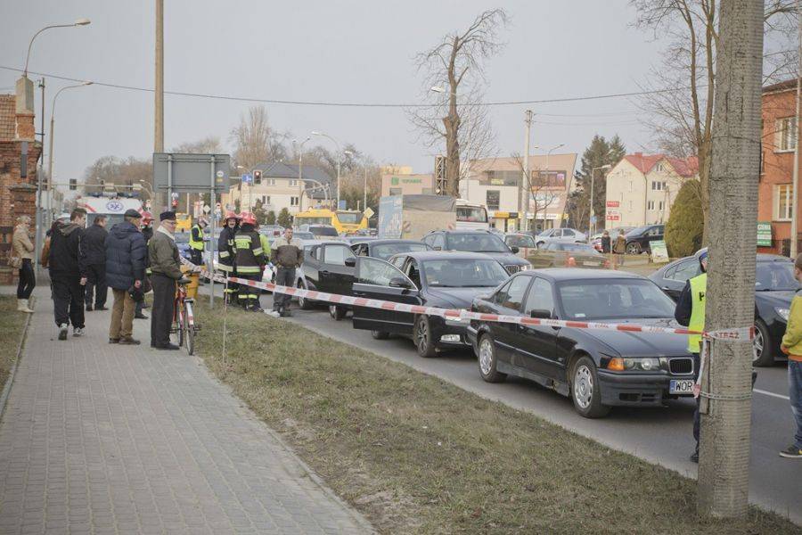Gigantyczna stłuczka na Al. Legionów [FOTO]