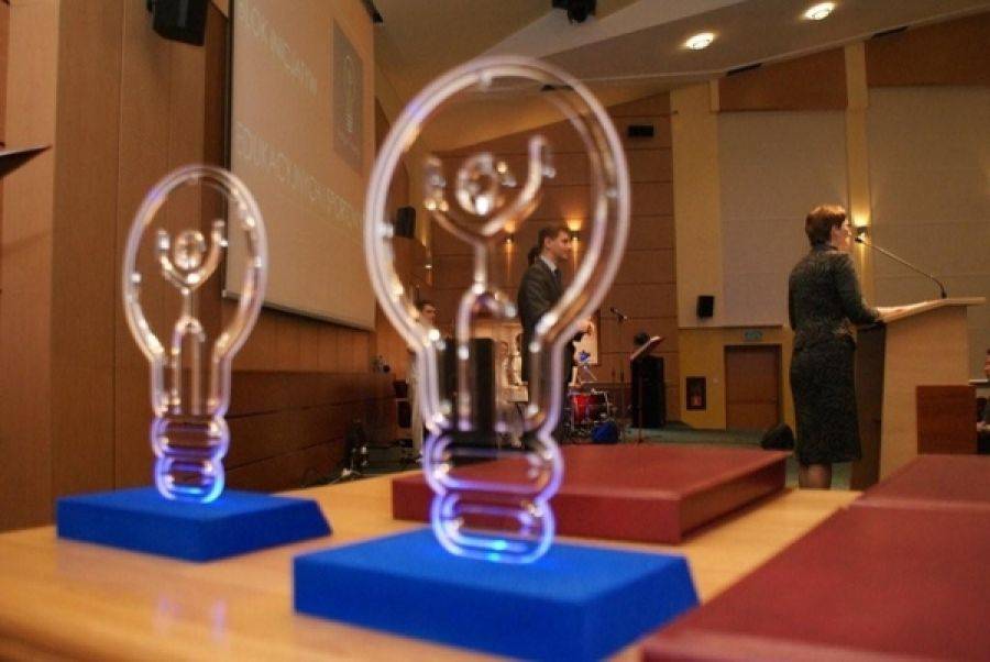 Walczyli o zapaloną żarówkę. Łomżyniacy w Inicjatywie Społecznej.
