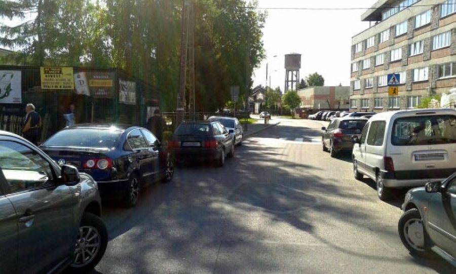 Dzieci muszą iść do szkoły po ulicy. Straż zapowiada kontrole.