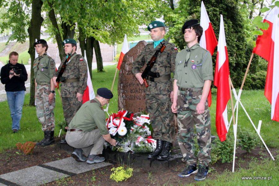 To był najkrwawszy konflikt w historii. Kwiaty na rocznicę zakończenia II wojny.