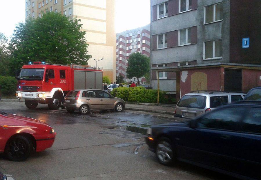 Zapaliła się elewacja bloku