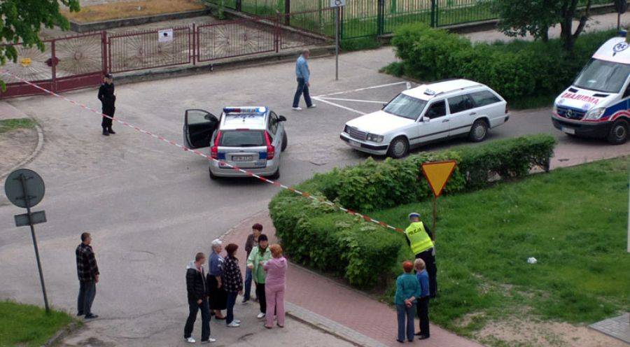 Dziecko pod kołami taksówki