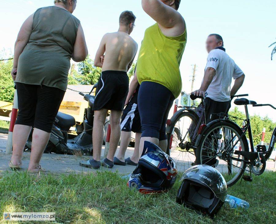 Nastolatkowie wpadli pod DAF-a [FOTO]