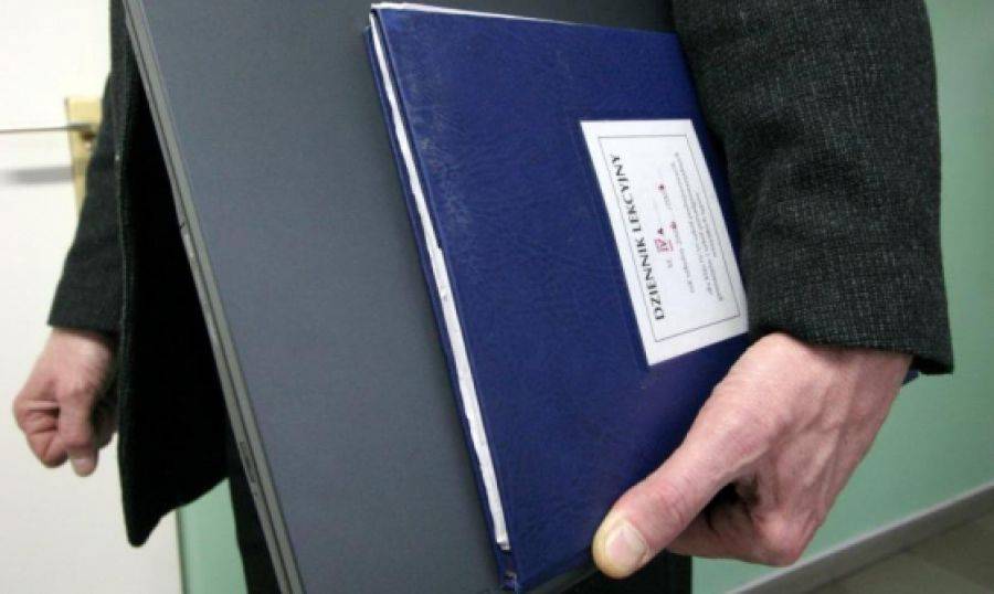 Kurczą się etaty w szkołach. Kilkudziesięciu nauczycieli do zwolnienia.