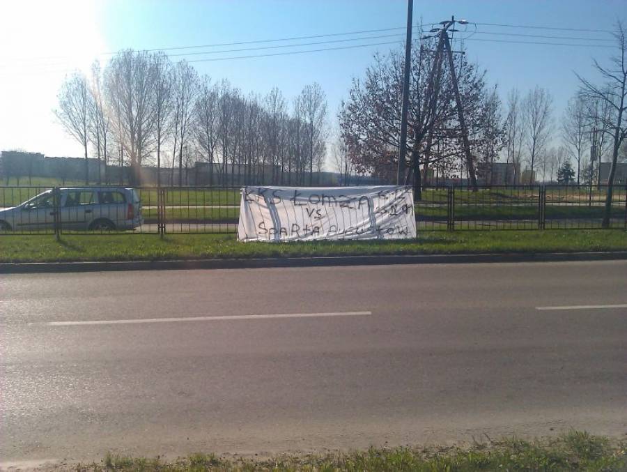 Kibice tną koszty