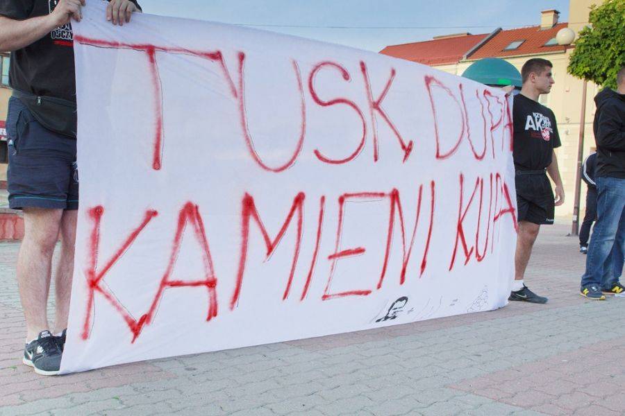 Manifestacja antyrządowa w Łomży. Padły mocne słowa. [FOTO i VIDEO]