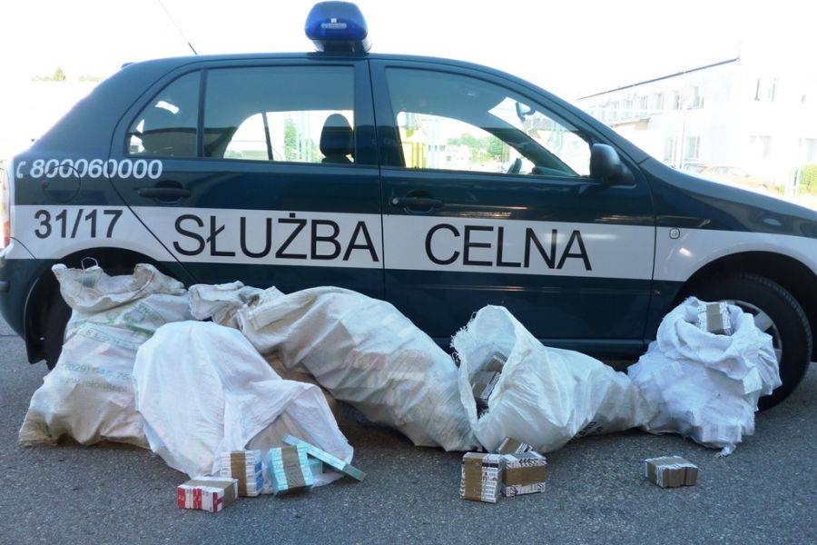 Kilka tysięcy paczek papierosów na łomżyńskich podwórkach
