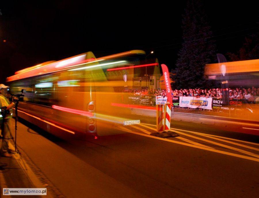Night Power 2014 w Łomży, czyli  nocne wyścigi aut... i autobusów! [VIDEO i NOWE ZDJĘCIA]