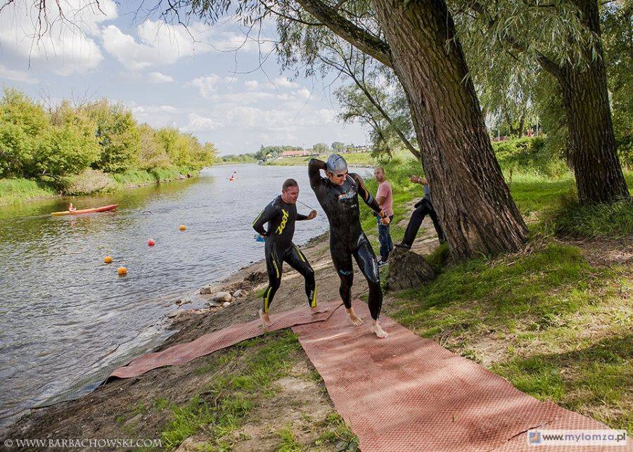Pływanie, kolarstwo i bieganie, czyli triathlon po łomżyńsku [FOTO i VIDEO]