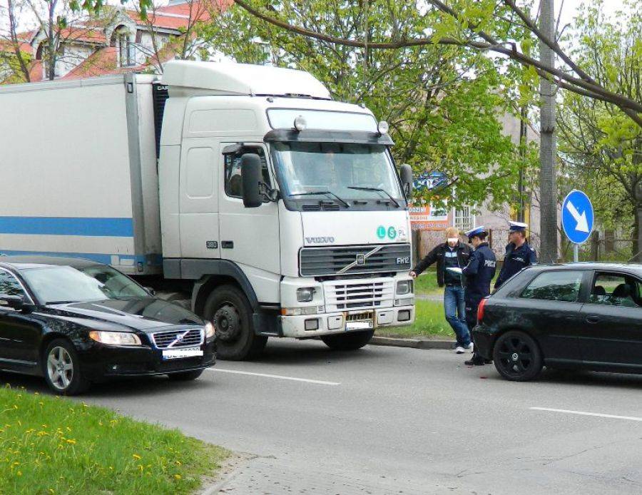 Tir nie wyhamował