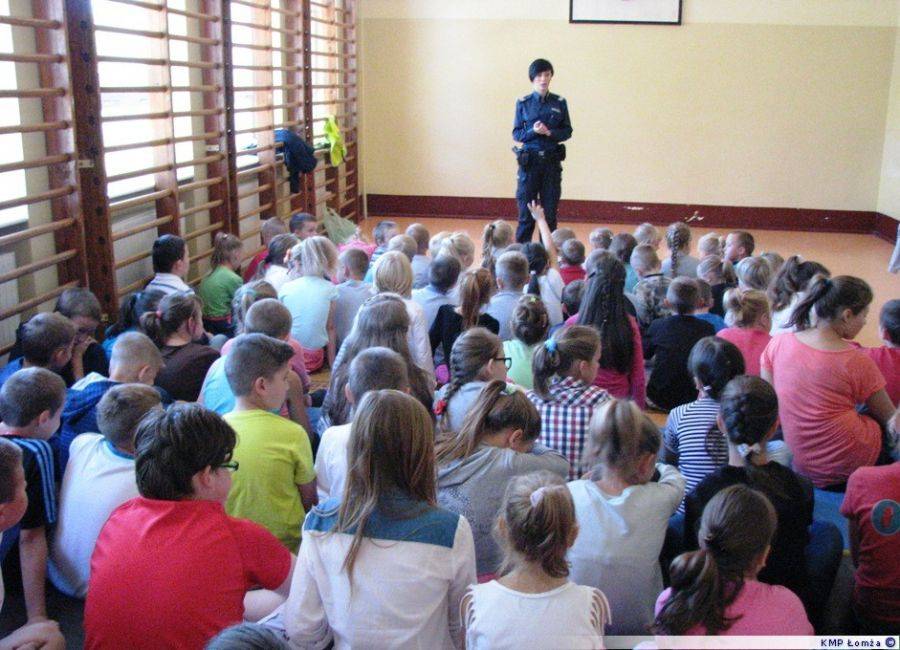 Bezpieczna droga do szkoły z łomżyńskimi policjantami [FOTO]