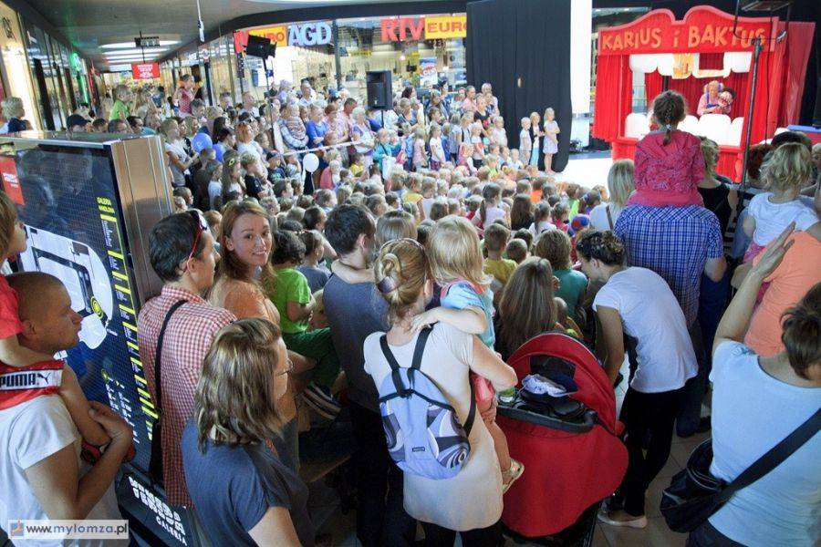 Jak poskromić dwóch niechcianych lokatorów - Kariusa i Baktusa? Spektakl w Galerii Veneda [FOTO i VI