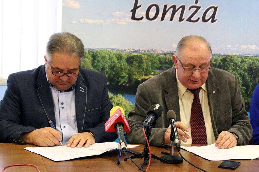 Umowa w sprawie Akademii piłkarskiej podpisana [FOTO i VIDEO]