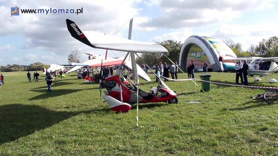 Podniebne Ferrari na zawodach w Łomży [VIDEO]