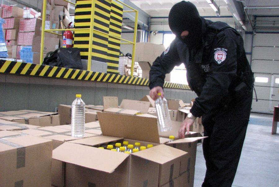 Łomżyńscy celnicy i policjanci przejęli kolejną kontrabandę [FOTO]