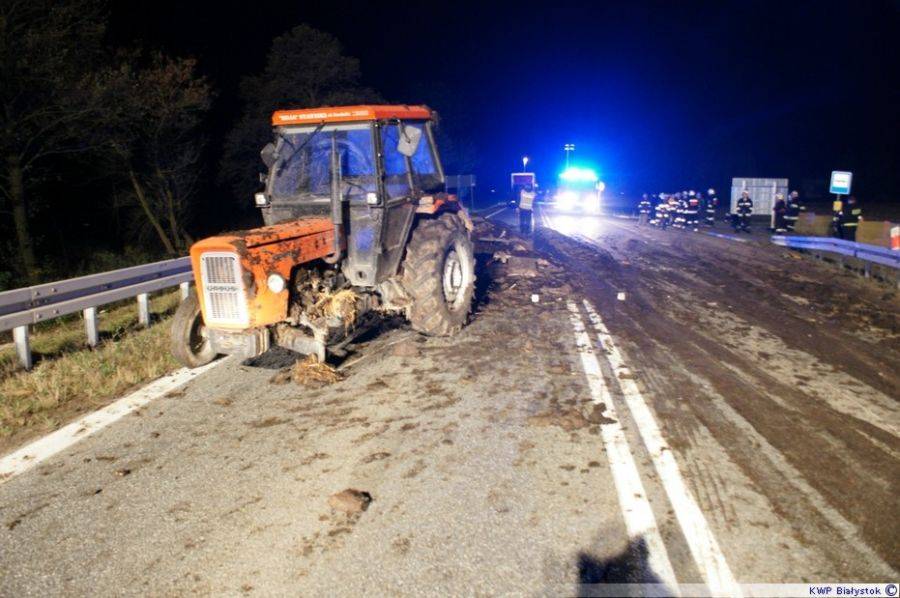 Nieoświetlony ciągnik przyczyną groźnego wypadku [FOTO]