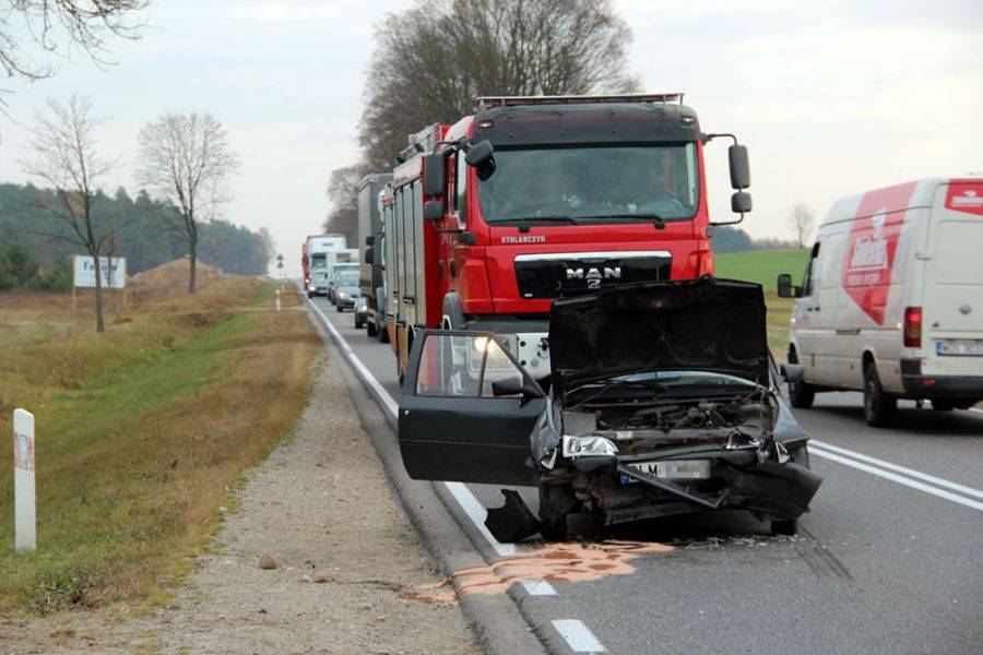 Wypadek i utrudnienia w ruchu na drodze 61 [FOTO]