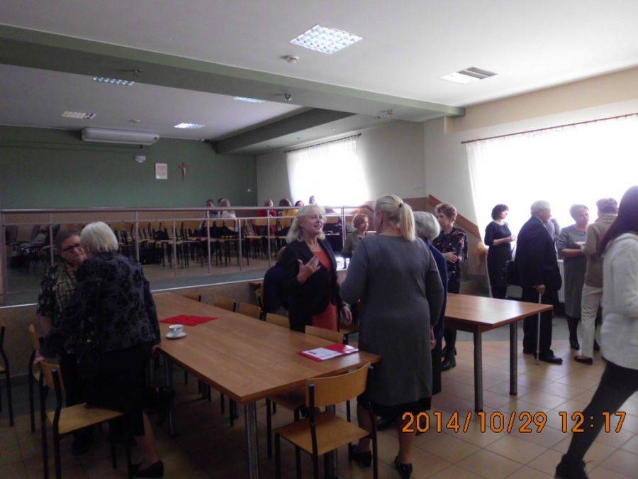 Ściana, a raczej witryna płaczu biblioteki w Podgórzu