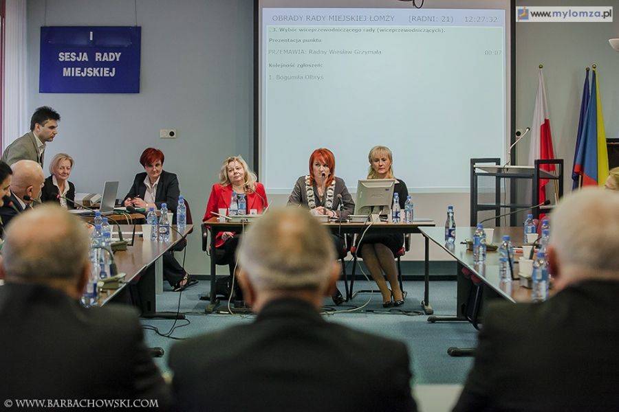 Serwer nie wytrzymał, transmisja zatrzymana. Radni wybrali wiceprzewodniczących [FOTO]