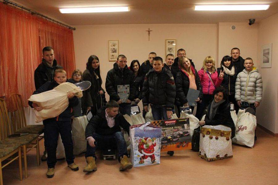 Wychowankowie Placówki Opiekuńczo-Wychowawczej spotkali się z gwiazdami [FOTO]