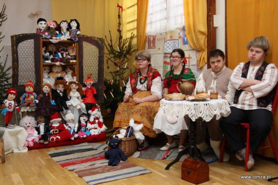 Laleczki z Łomży pomogą dzieciom