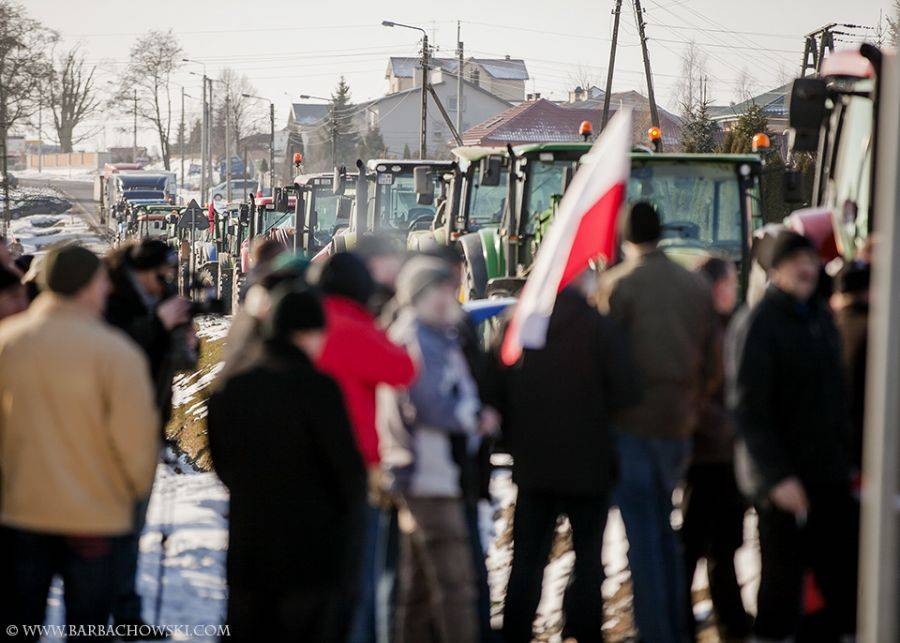 Kolejna blokada na DK61 w Szczuczynie. Policjanci w Kisielnicy kierują ruchem!