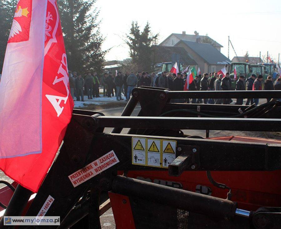 Trwa rolnicza blokada w Śniadowie [FOTO i VIDEO]