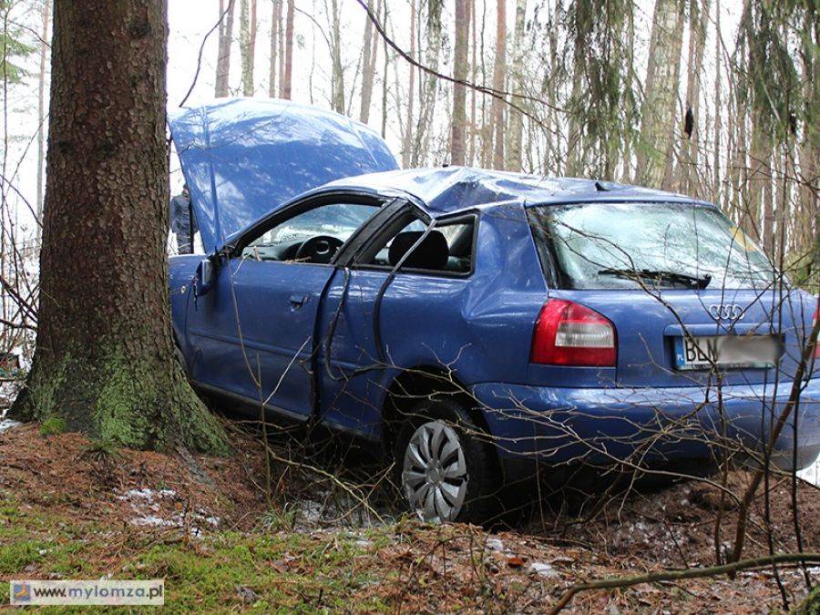 Dachowanie audi. Kierowca w szpitalu! [FOTO]