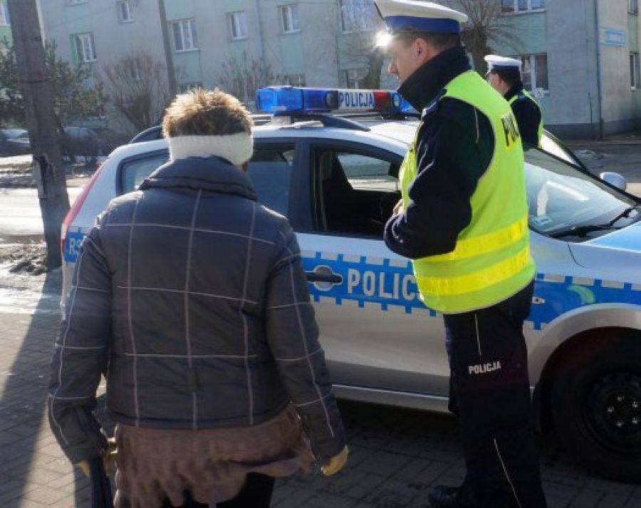 Piesi też popełniają wykroczenia drogowe