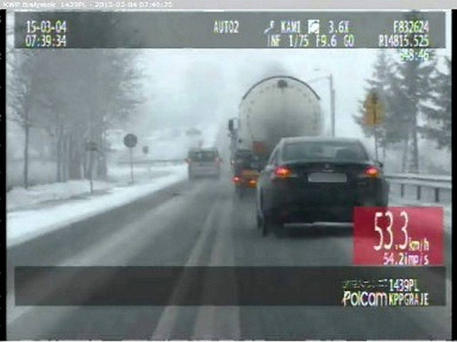 Kolejny pirat drogowy nagrany i ukarany [VIDEO]