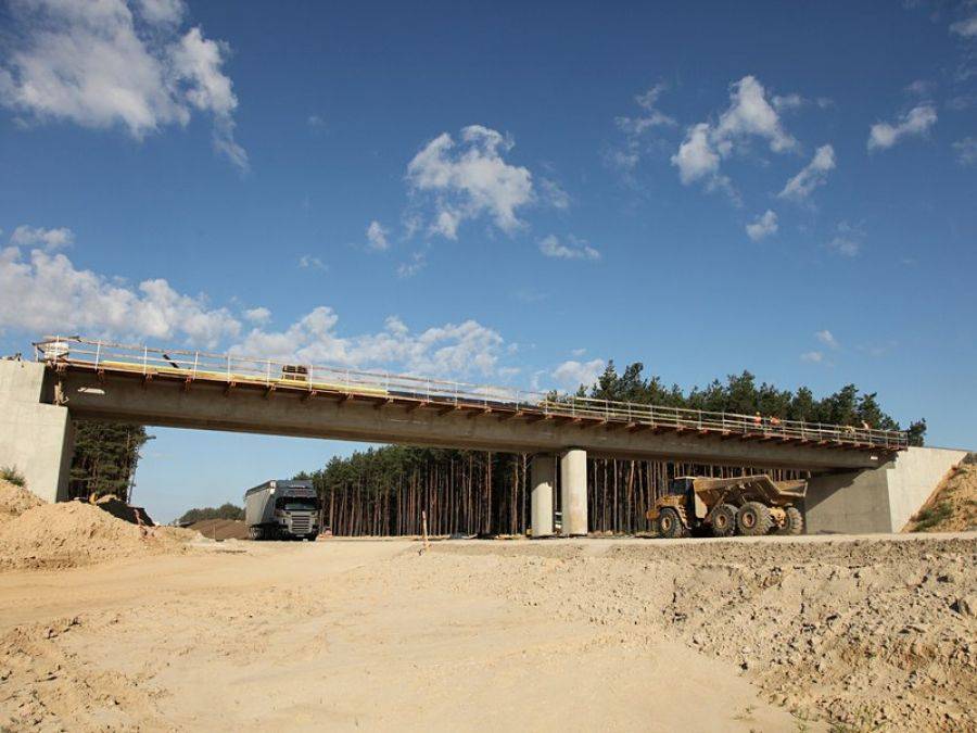 25 podmiotów chce budować odcinek S8 od Ostrowi