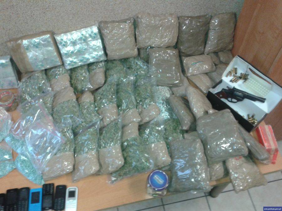 Przechwycili narkotyki warte prawie milion złotych [FOTO i  VIDEO]
