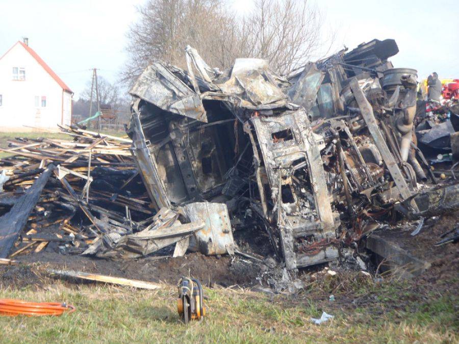 Tragiczny wypadek pod Augustowem. Samochody stanęły w płomieniach [FOTO]