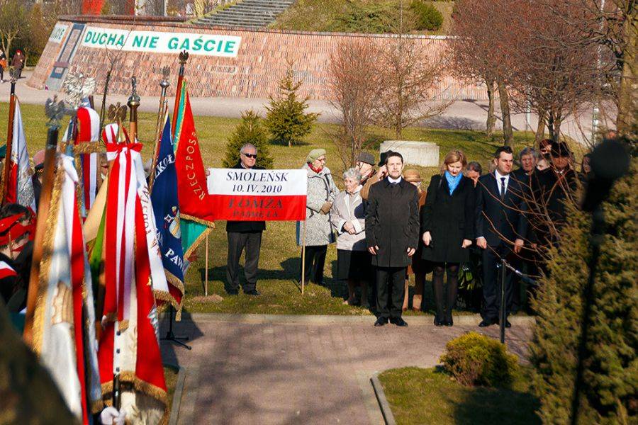 Łomża upamiętniła rocznicę Zbrodni Katyńskiej i Katastrofy Smoleńskiej [FOTO i VIDEO]