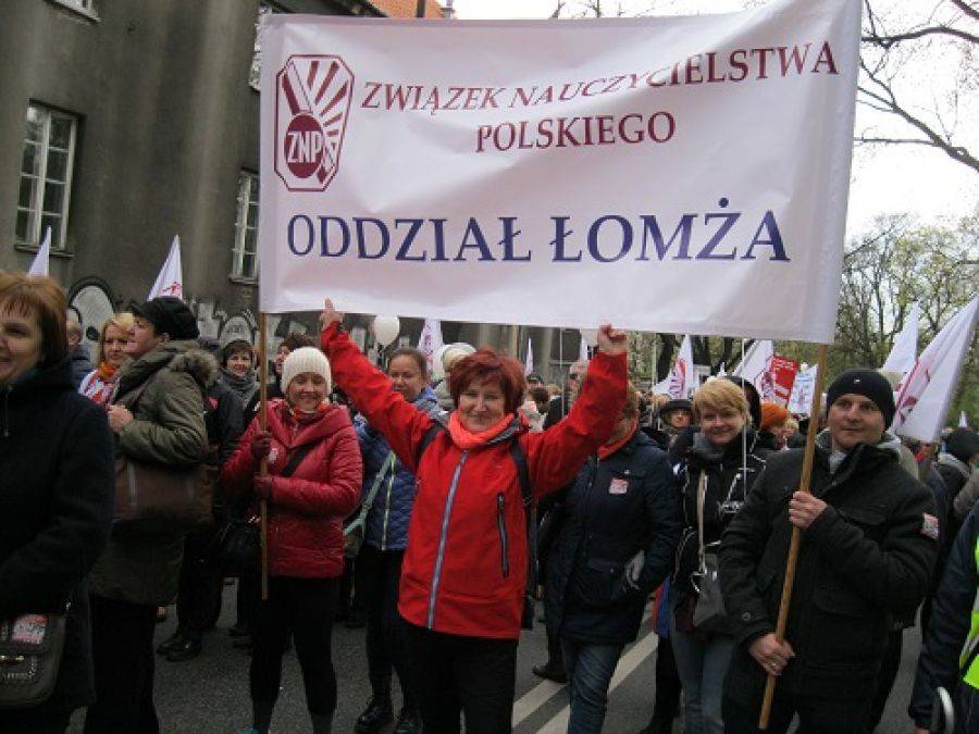 Łomżyńscy nauczyciele wzięli udział w manifestacji pracowników oświaty