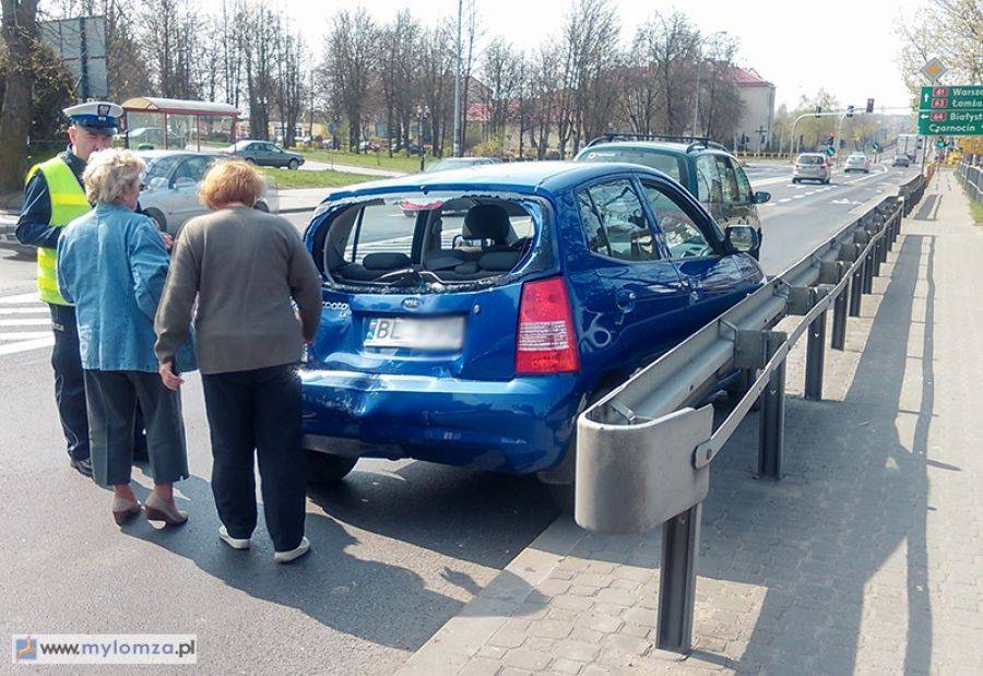 Piątnica: Kolizja niemieckiego autokaru z osobówkami [FOTO]