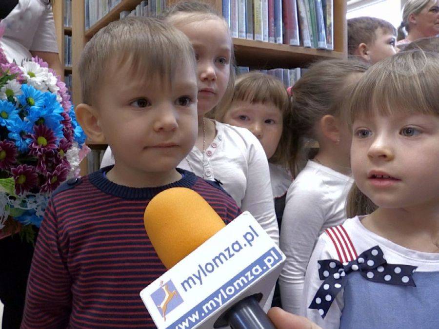 Oficjalne otwarcie biblioteki w Podgórzu. Co na to dzieci? [VIDEO]