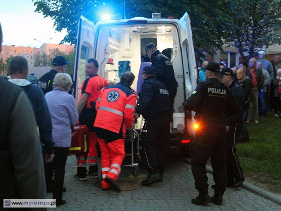 Mężczyzna wypadł z balkonu na Śniadeckiego [FOTO]