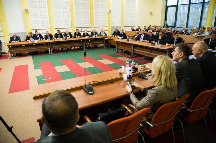 Radni PiS chcą nadzwyczajnej sesji sejmiku w sprawie błędnego przelewu