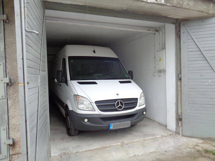 16-latek za kierownicą skradzionego mercedesa.