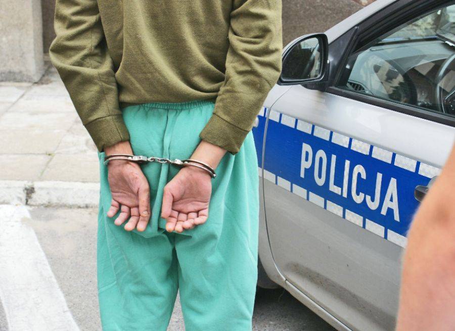 Groził kijem i żądał pieniędzy