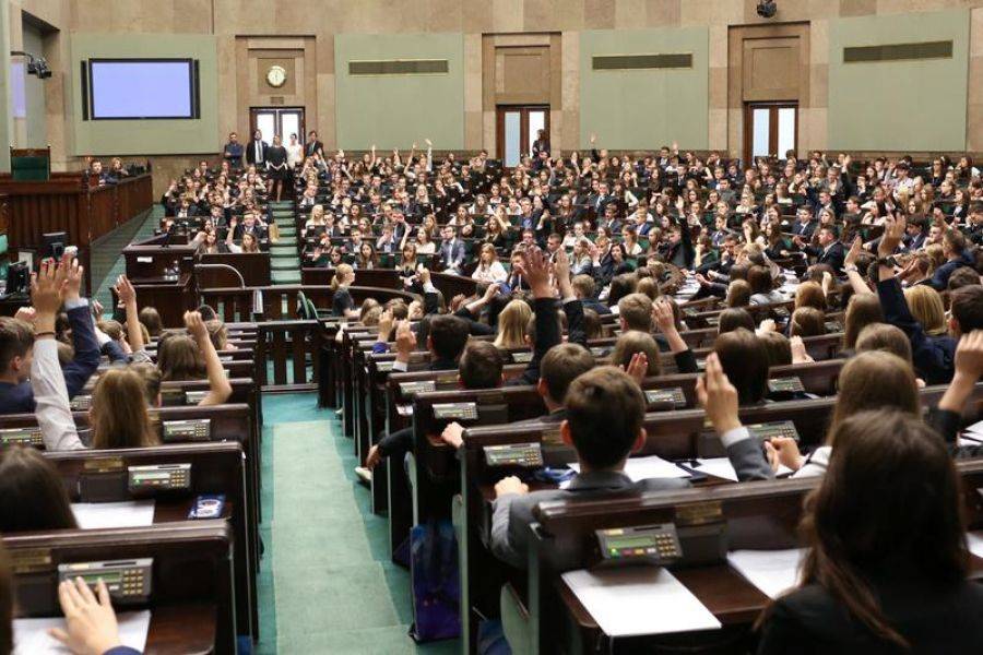 Łomżyńscy posłowie na XXI sesję Sejmu Dzieci i Młodzieży