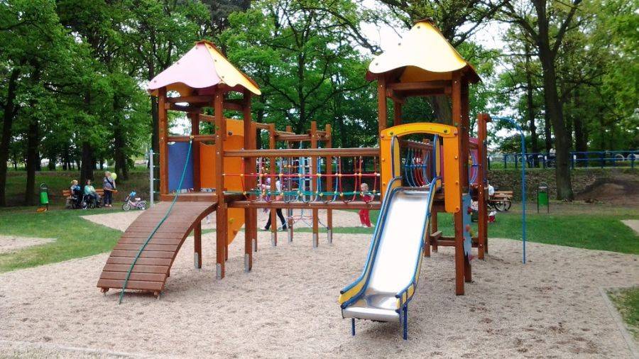 Place zabaw powstaną na koniec wakacji
