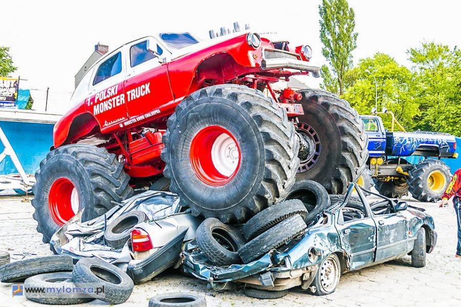 Monster Trucki na Placu Niepodległości dały niezły show [FOTO]
