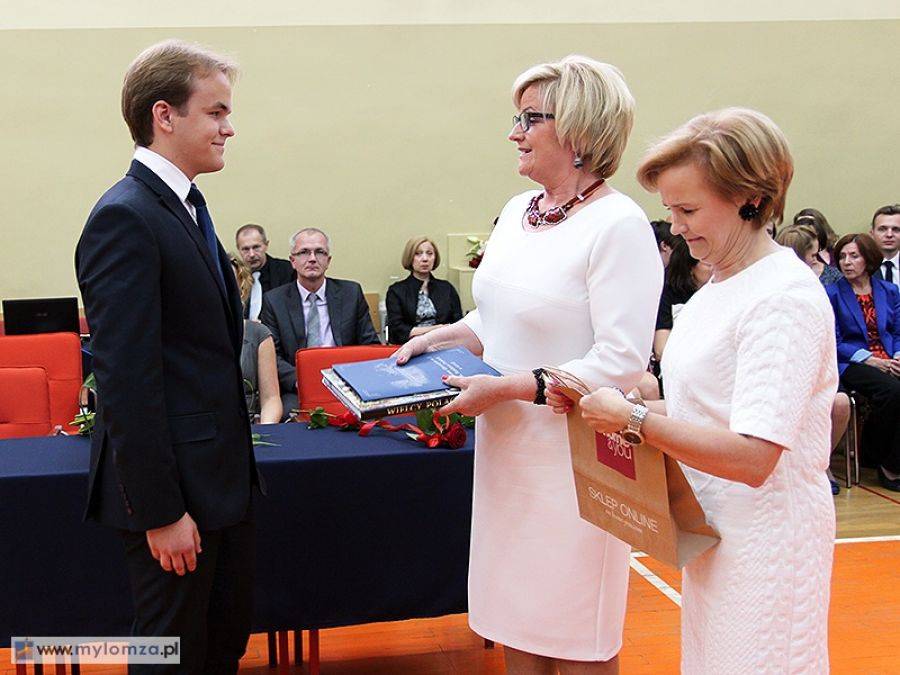 Absolwenci gimnazjów swoje wakacje rozpoczęli już wczoraj [FOTO]