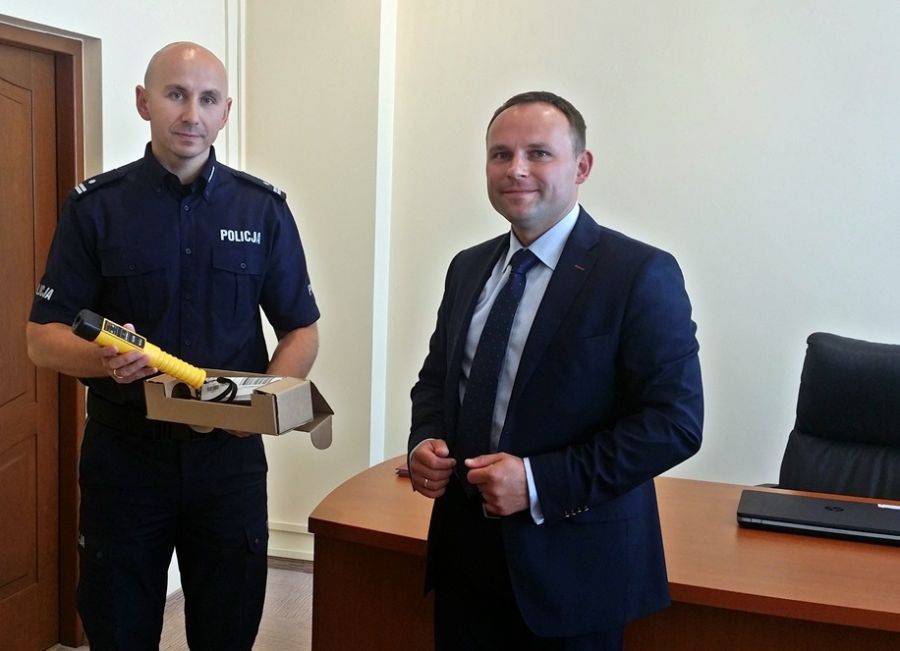 Samorząd gminy Łomża wspomógł Policję
