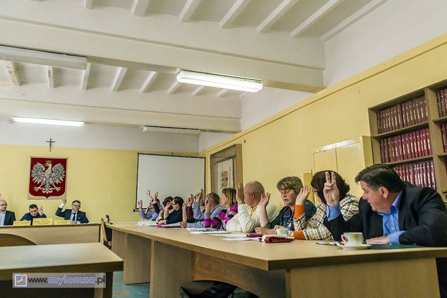 Absolutorium nie udzielono, bo nie głosowano!